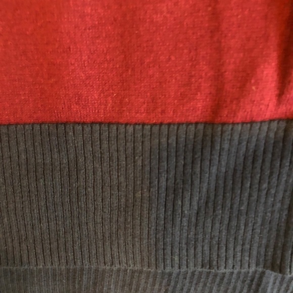 BRAND NEW gap sweater - Picture 3 of 4